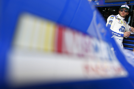 August 30, 2019 - Darlington, South Carolina, USA: Chase Elliott (9) gets ready to practice for the Bojangles' Southern 500 at Darlington Raceway in Darlington, South Carolina.のeditorial素材