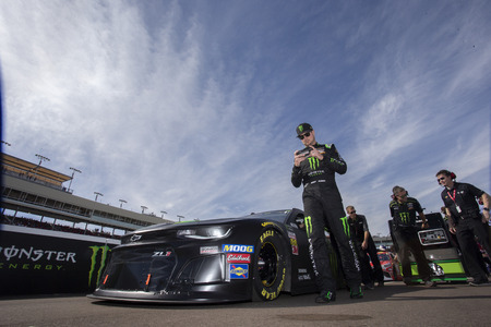 November 09, 2019 - Avondale, Arizona, USA: Kurt Busch (1) gets ready to qualify for the Bluegreen...