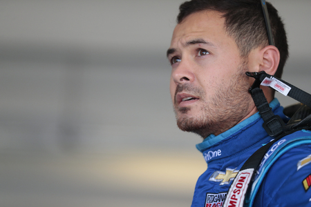 November 16, 2019 - Homestead, Florida, USA: Kyle Larson (42) gets ready to practice for the Ford 400 at Homestead-Miami Speedway in Homestead, Florida.のeditorial素材