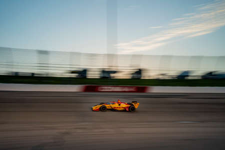 RYAN HUNTER-REAY (28) of the United States races through the turns during the  race for the Iowa INDYCAR 250s at Iowa Speedway in Newton, Iowa.のeditorial素材