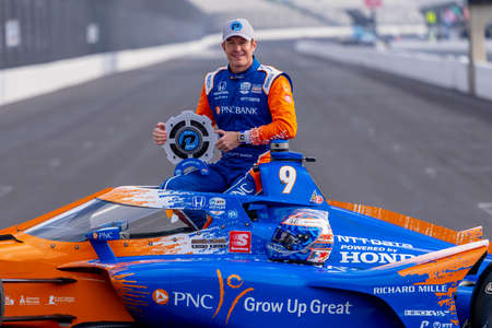 SCOTT DIXON (9) of Auckland, New Zealand wins the pole for the 105th Running of The Indianapolis 500 at Indianapolis Motor Speedway in Indianapolis, Indiana.のeditorial素材