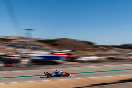 SCOTT DIXON (9) of Auckland, New Zealand prepares to qualify for the Firestone Grand Prix of...