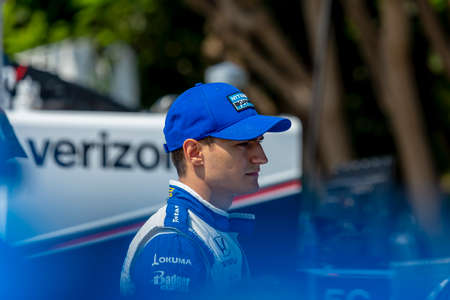 ALEX PALOU (10) of Barcelona, Spain prepares to qualify for the Acura Grand Prix of Long Beach at the The Streets of Long Beach in Long Beach, California.のeditorial素材