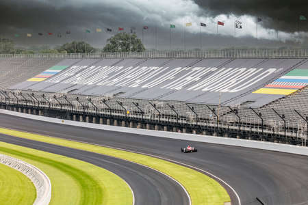 JR HILDEBRAND (11) of the United States qualifies for the Indianapolis 500 at Indianapolis Motor Speedway in Indianapolis, Indiana, USA.のeditorial素材