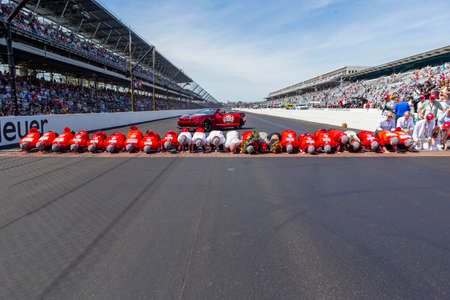 MARCUS ERICSSON (8) of Kumla, Sweden wins the Indianapolis 500 at Indianapolis Motor Speedway in Indianapolis, MI, USA.のeditorial素材