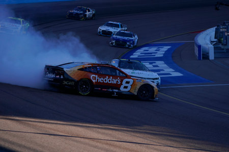 Tyler Reddick crashes as he races for the NASCAR Cup Series Championship in Avondale, AZ, USA.のeditorial素材