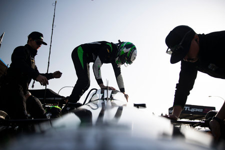CALLUM ILOTT (77) of Cambridge, Cambridgeshire, England prepares for practice session for the Acura Grand Prix of Long Beach in Long Beach, CA, USA.のeditorial素材