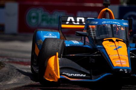 ALEXANDER ROSSI (7) of Nevada City, California drives on track during Acura Grand Prix of Long Beach in Long Beach, CA, USA.のeditorial素材