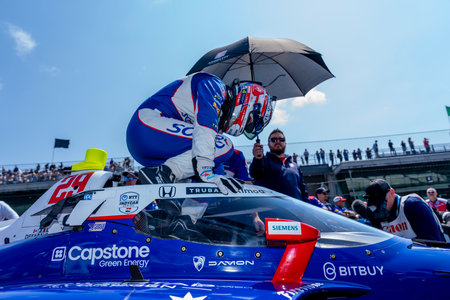 INDYCAR driver, DEVLIN DeFRANCESCO (29) of Toronto, Canada and his Andretti Steinbrenner Autosport Honda team, prepare to qualify for the Indianapolis 500 at the Indianapolis Motor Speedway in Indianapolis, IN, USA.のeditorial素材