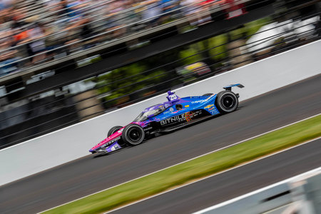 INDYCAR driver, CONOR DALY (20) of Noblesville, Indiana, races through the turns during the Indianapolis 500 at the Indianapolis Motor Speedway in Indianapolis, IN, USA.のeditorial素材
