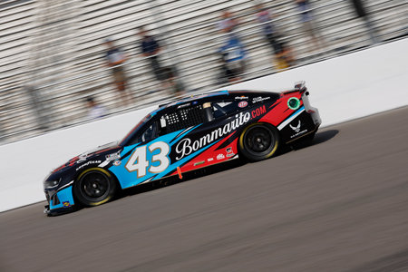 Erik Jones gets ready to qualify for the Enjoy Illinois 300 presented by TicketSmarter in St Louis, IL, USA.のeditorial素材