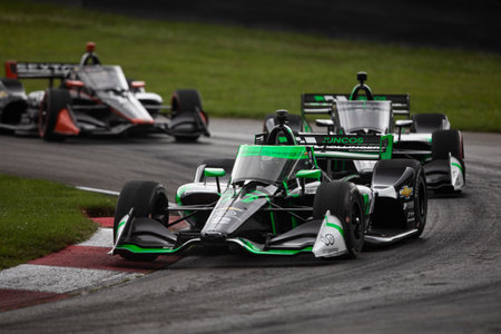 CALLUM ILOTT (77) of Cambridge, Cambridgeshire, England drives on track during the Honda Indy 200 at Mid-Ohio at Mid-Ohio Sports Car Course in Lexington OH.のeditorial素材