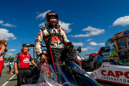 Sep 24, 2023-Concord, NC:  NHRA Top Fuel Dragster Series driver, Doug Kalitta, prepares to make a run for the Betway Carolina Nationals.のeditorial素材