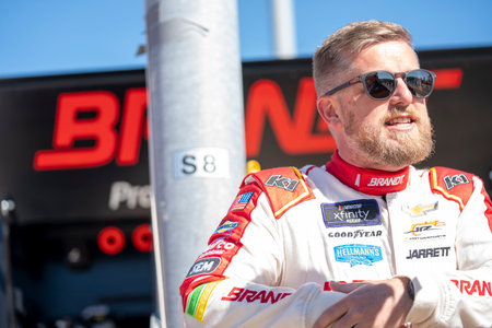 Justin Allgaier takes to the track to practice for the Call811.com Every Dig. Every Time. 200 in Avondale, AZ, USA.のeditorial素材