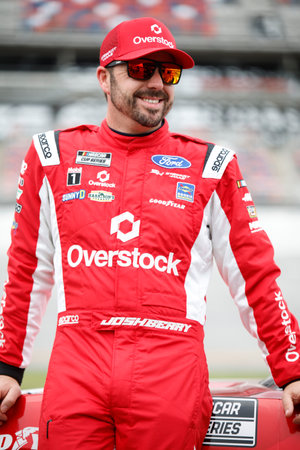 Josh Berry gets ready to qualify for the GEICO 500 in Lincoln, AL, USA.のeditorial素材
