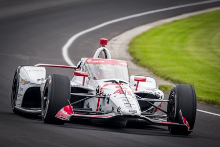 STING RAY ROBB (41) of Payette, Idaho comes off turn 3 during a practice for the 108th Running of the Indianapolis 500 at the Indianapolis Motor Speedway in Speedway, IN.のeditorial素材