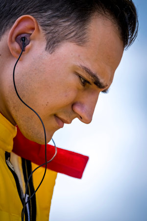 ALEX PALOU (10) of Barcelona, Spain prepares to qualify for the 108th Running of the Indianapolis 500 at the Indianapolis Motor Speedway in Speedway, IN.のeditorial素材