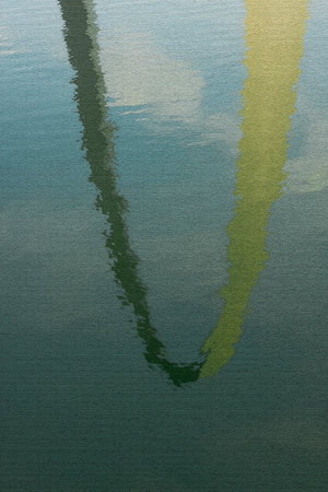 The Gateway Arch in St. Louis, a 630-foot stainless steel monument, forms a gleaming catenary curve against the sky. Towering over the Mississippi River, it symbolizes U.S. westward expansion and draws countless visitors.のeditorial素材