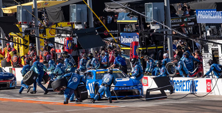 AVONDALE, AZ USA - November 02, 2025:  DENNY HAMLIN (11) of Chesterfield, VA brings his car in for...