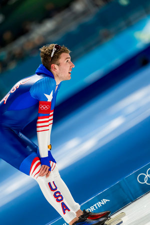 Casey Dawson of the United States skates at the Milano Speed Skating Stadium during the menâs 500m at the Milano Cortina 2026 Olympic Games in Milano, Italy.のeditorial素材