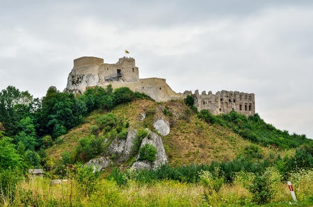 Beautiful castle ruins on the hill. Ruins of the castle on the Jurassic hill in Rabsztyn in Poland.のeditorial素材