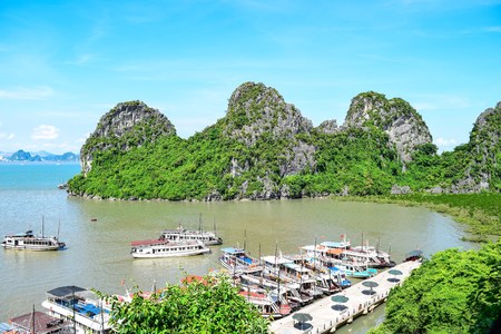 Bay near Thien Cung Cave. Ha Long Bay, Vietnamのeditorial素材