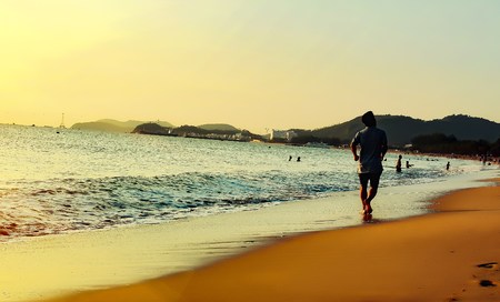 sunset on Nha Trang beachのeditorial素材