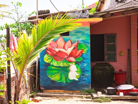 TAM THANH, TAM KY, VIETNAM - MARCH 16, 2017: Painted wall, Street arts in Tam Thanh mural Villageのeditorial素材