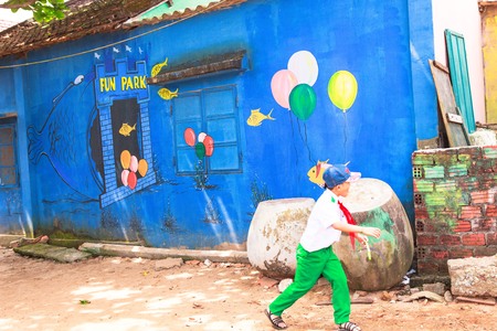 TAM THANH, TAM KY, VIETNAM - MARCH 16, 2017: Painted wall, Street arts in Tam Thanh mural Villageのeditorial素材