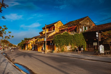 HOI AN, VIETNAM - MARCH 19, 2017: Morning in Hoi An ancient townのeditorial素材