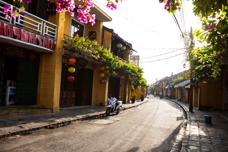 HOI AN, VIETNAM - MARCH 19, 2017: Morning in Hoi An ancient townのeditorial素材