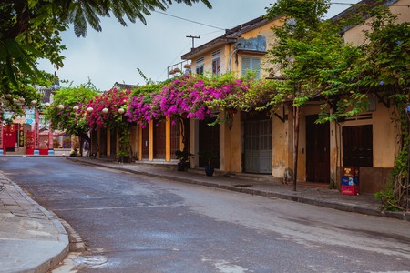 HOI AN, VIETNAM - MARCH 19, 2017: Morning in Hoi An ancient townのeditorial素材