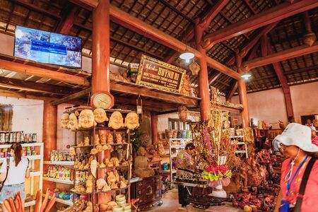 HOI AN, VIETNAM - MARCH 19, 2017: Carpenter in rural Kim Bong, Vietnamのeditorial素材