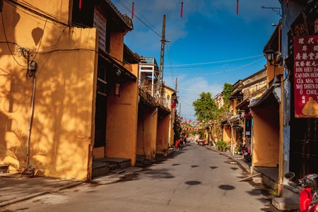 HOI AN, VIETNAM - MARCH 19, 2017: Morning in Hoi An ancient townのeditorial素材