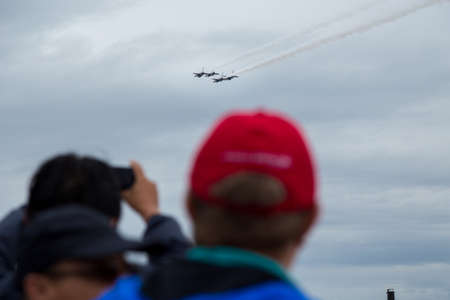ABBOTSFORD, BC, CANADA - AUG 11, 2019: The USAF Thunderbirds performing aerobatic maneuvers at the Abbotsford International Airshow.のeditorial素材