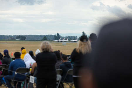 ABBOTSFORD, BC, CANADA - AUG 11, 2019: The USAF Thunderbirds performing aerobatic maneuvers at the Abbotsford International Airshow.のeditorial素材