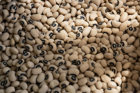 Only one eye beans in pattern
