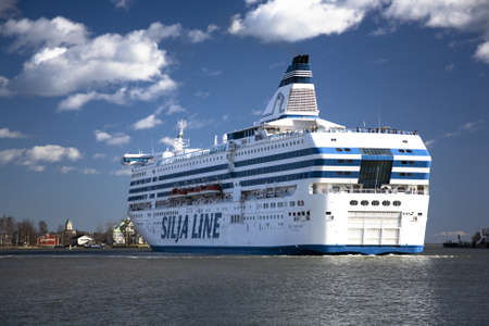  HELSINKI, FINLAND-APRIL 20: Silja Line ferry sails from the port of Helsinki, Finland April 20 2013g.Paromy Silja Line of regular flights between Helsinki and Stockholmのeditorial素材