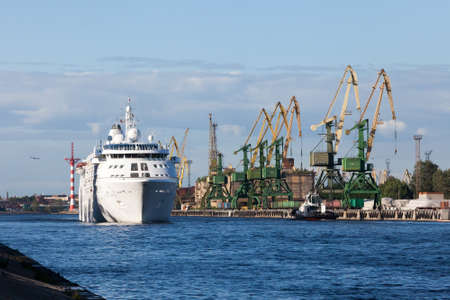 ST. PETERSBURG, RUSSIA-JUNE 17:cruise liner sails from St. Petersburg to Helsinki,RUSSIA-JUNE 17 2015. Between St. Petersburg and Helsinki there is a regular ferry serviceのeditorial素材