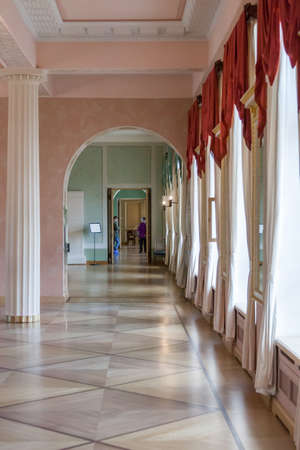 ST. PETERSBURG, RUSSIA-APREL 24 2016: Big hall lyceum in Pushkin. Lyceum-strainnoye educational institution in which were brought up eminent persons of Russiaのeditorial素材