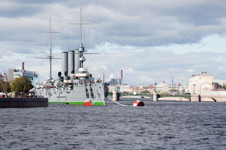 ST.PETERSBURG,RUSSIA-OCTOBER 08 2016:The cruiser the Aurora on the parking. Cruiser Aurora Symbol of Revolution and Museumのeditorial素材