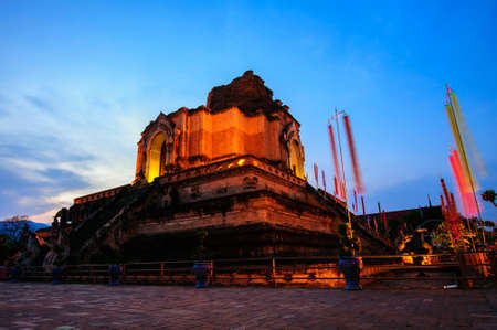Wat Jedi Luang Temple mean big pagoda temple is the ancient templeat twilight in Chiangmaiの写真素材