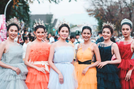 CHIANG MAI, THAILAND - FEBRUARY 08, 2020: Pretty lady at the 44th flower festival parade in Chiang Mai, Thailandのeditorial素材