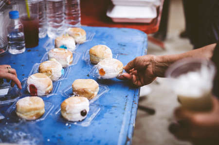 Giving food to beggars to help reduce hunger with concern: the concept of food need and starvation