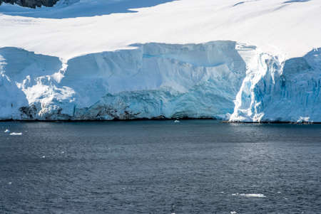 Antarctica - Antarctic Peninsula - Palmer Archipelago - Neumayer Channel - Global warming - Fairytale landscapeの写真素材