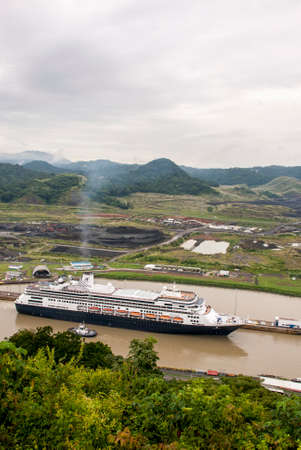 MS Zaandam - Holland America Cruise Line Ship in Panama Canal - 29.09.2013のeditorial素材