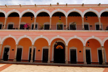 Colonial architercure - Traditional house with indoor courtyard in Loreto - Mexico. 1st of April 2005のeditorial素材
