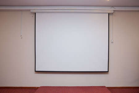Wall mount Layer Proyektor Manual gantung . Manual Projector Screen Wall Ceiling Matte White .の写真素材