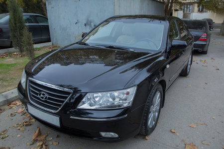 Hyundai Sonata, 2.4 L, 2009 il .Black Car controller on steerling wheel ,Music,Control System Function and voice telephone in car. modern car interior .のeditorial素材