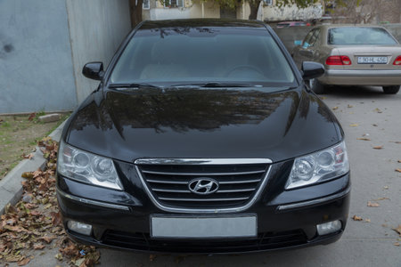 Hyundai Sonata, 2.4 L, 2009 il .Black Car controller on steerling wheel ,Music,Control System Function and voice telephone in car. modern car interior .のeditorial素材